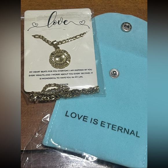 Handmade Love is Eternal pendant necklace - Picture 1 of 3